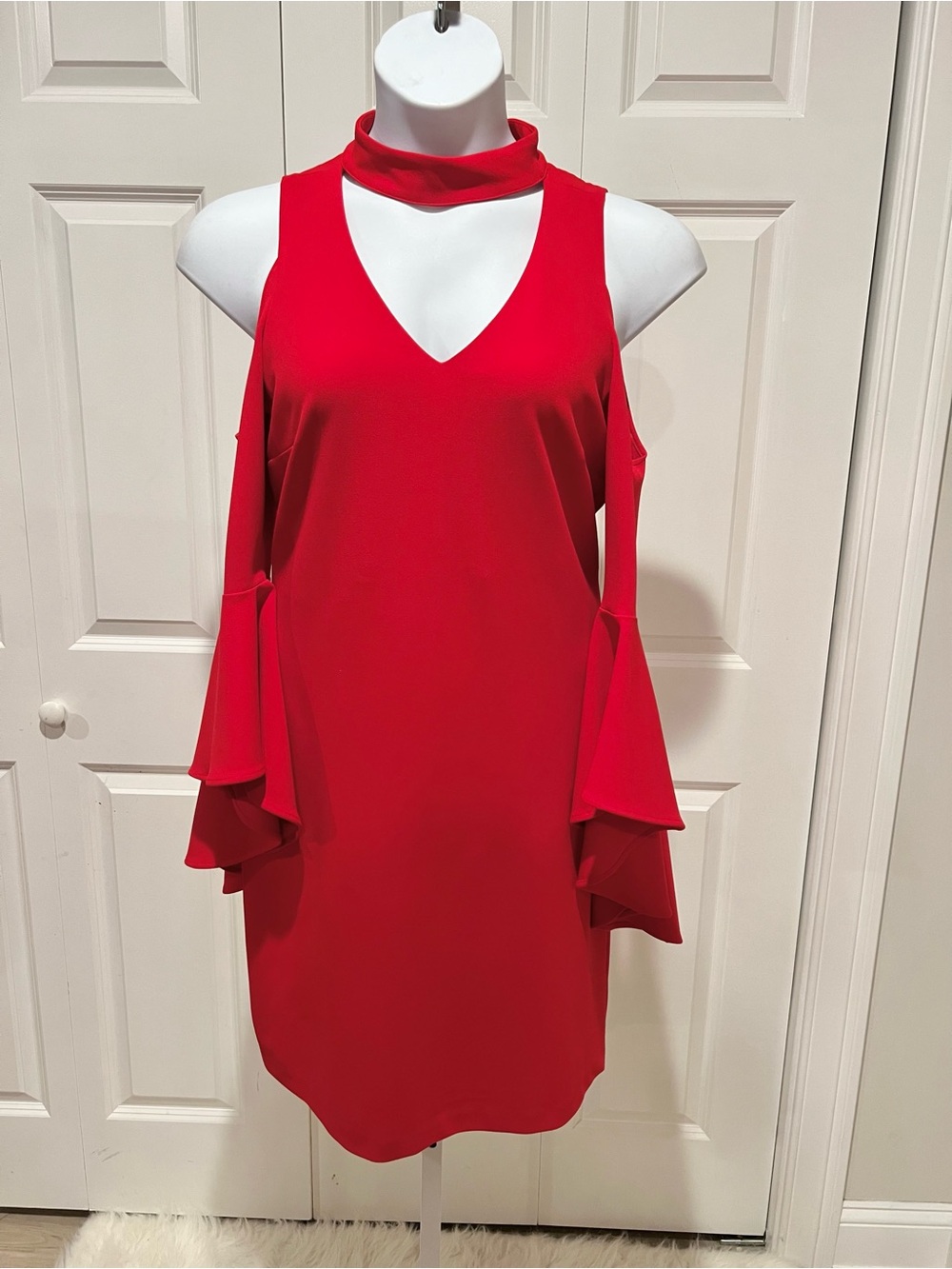VINCE CAMUTO Red Choker Bell Sleeves Cold-Shoulder Chiffon Dress